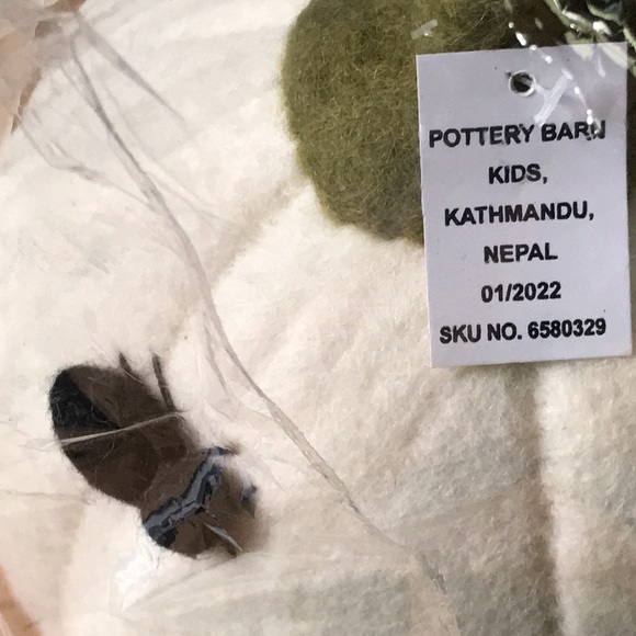 Pottery Barn kids Exclusive Handmade Wool Felt White Pumpkin with Spiders 🕷🎃 - Picture 14 of 14